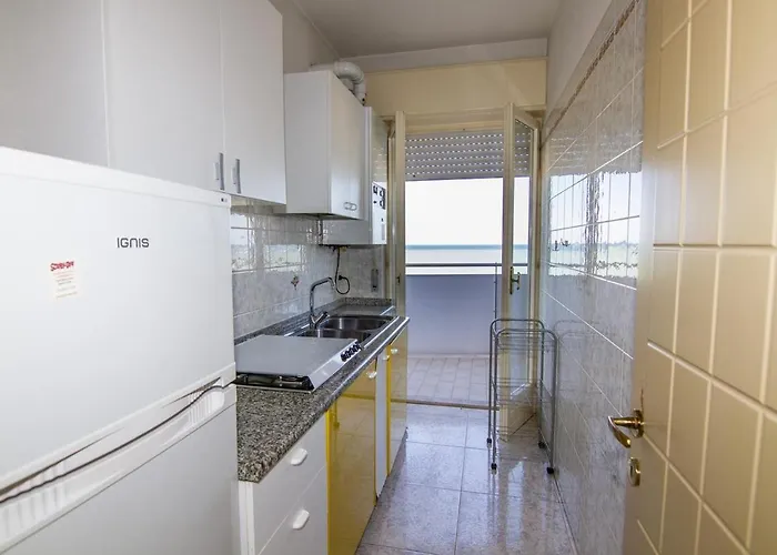 דירה International