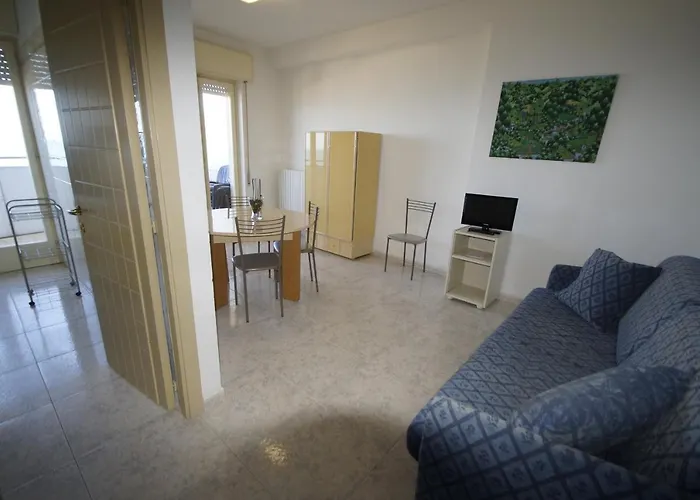 Апартаменты International *